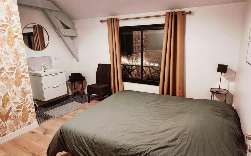 Photo of Bedroom in Caurel