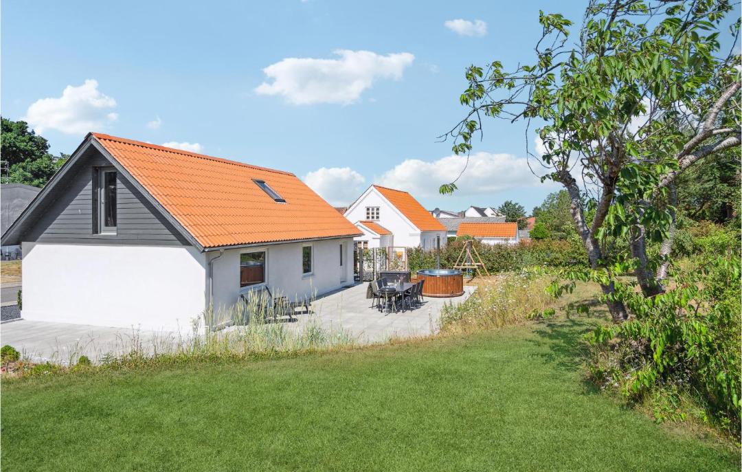 Photo of Others in Asaa