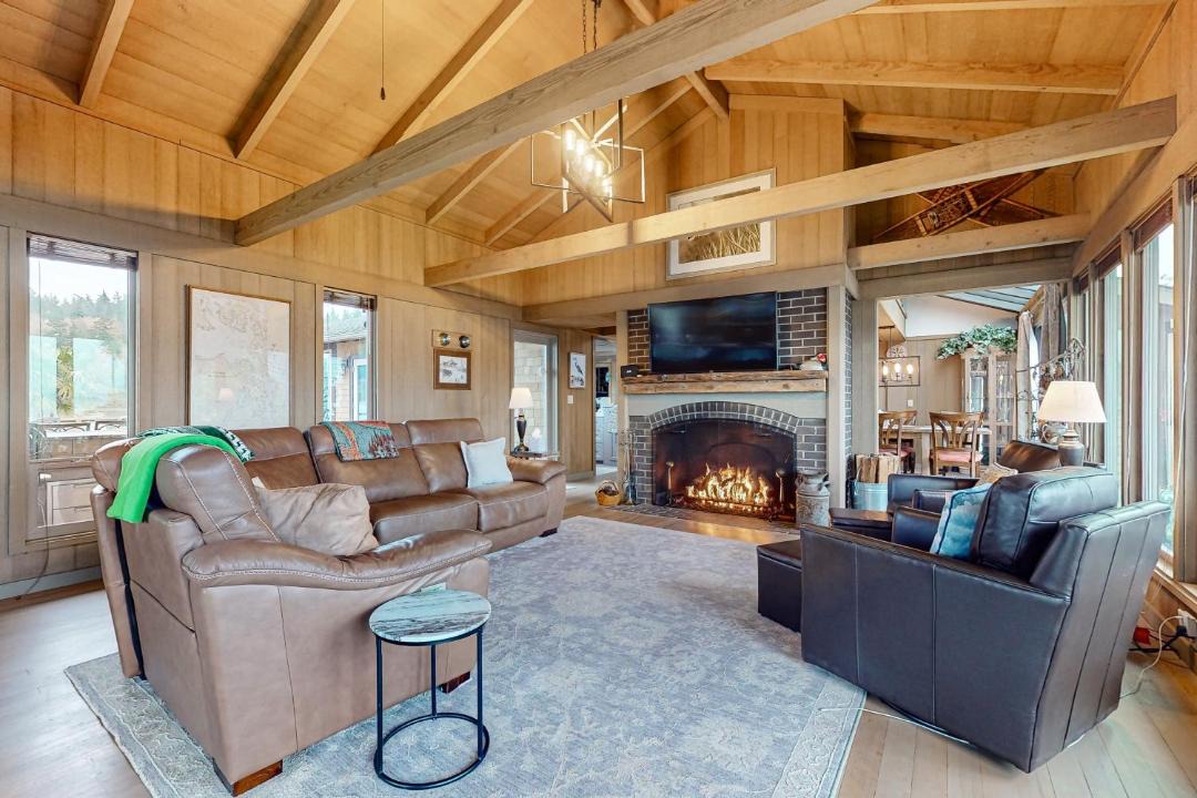 Photo of Others in Clinton