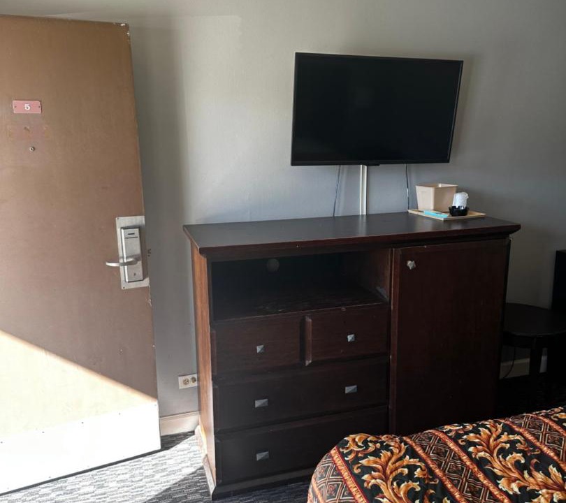 Photo of Bedroom in Budlong Woods