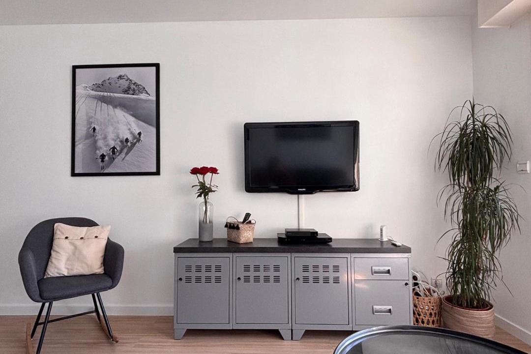 Photo of Others in Thones