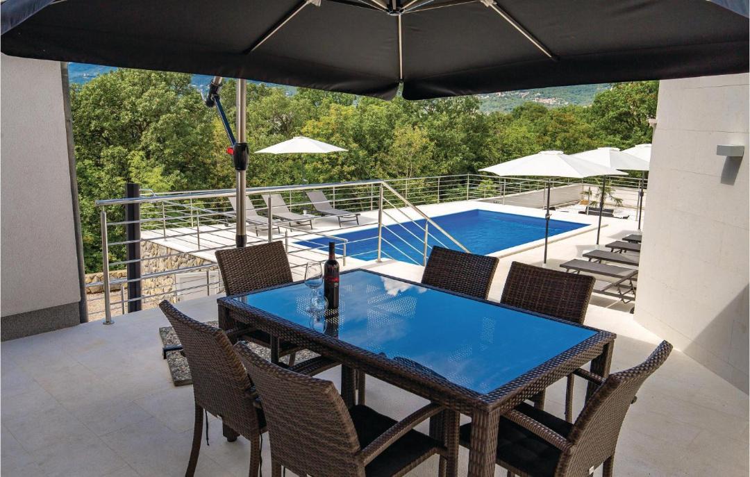 Photo of Patio Balcony in Rubesi