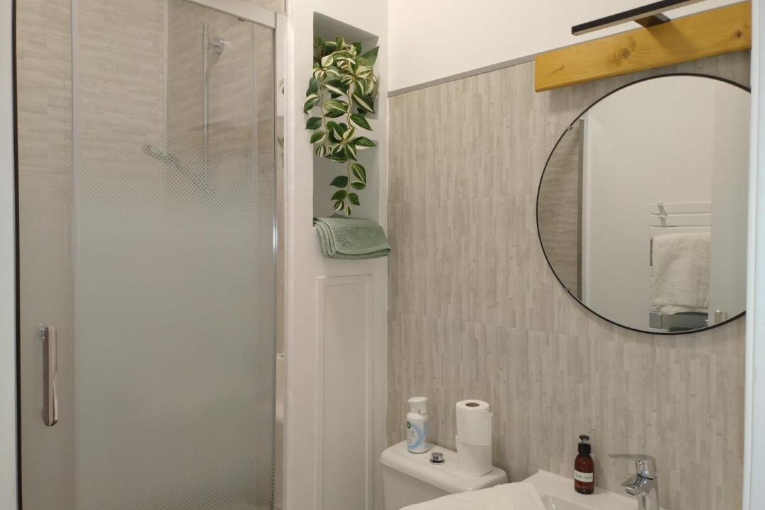 Photo of Bathroom in Nerondes