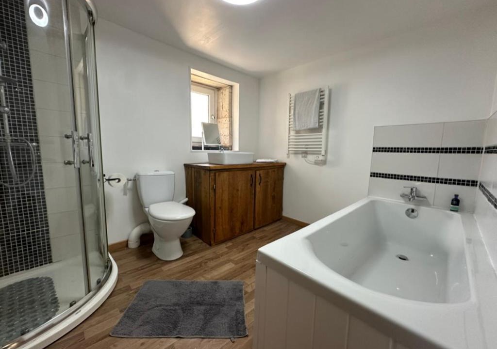 Photo of Bathroom in Londigny