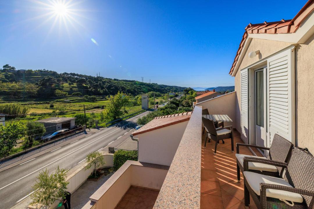Photo of Patio Balcony in Mundanije