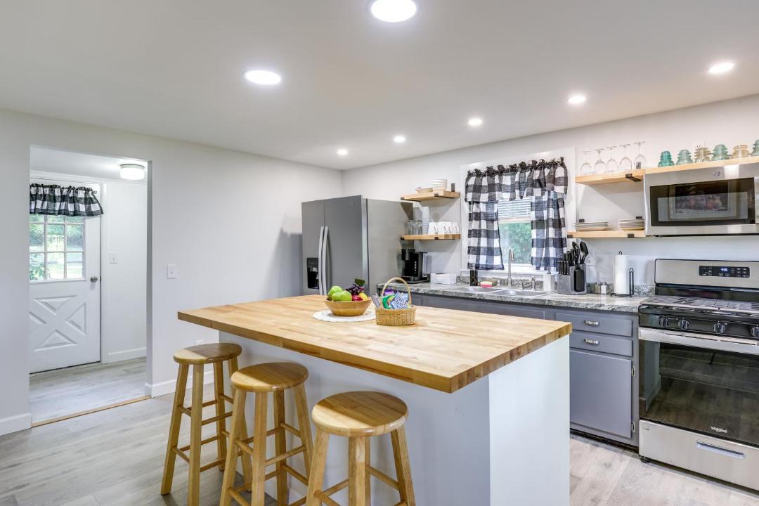 Photo of Kitchen in Town of Reading