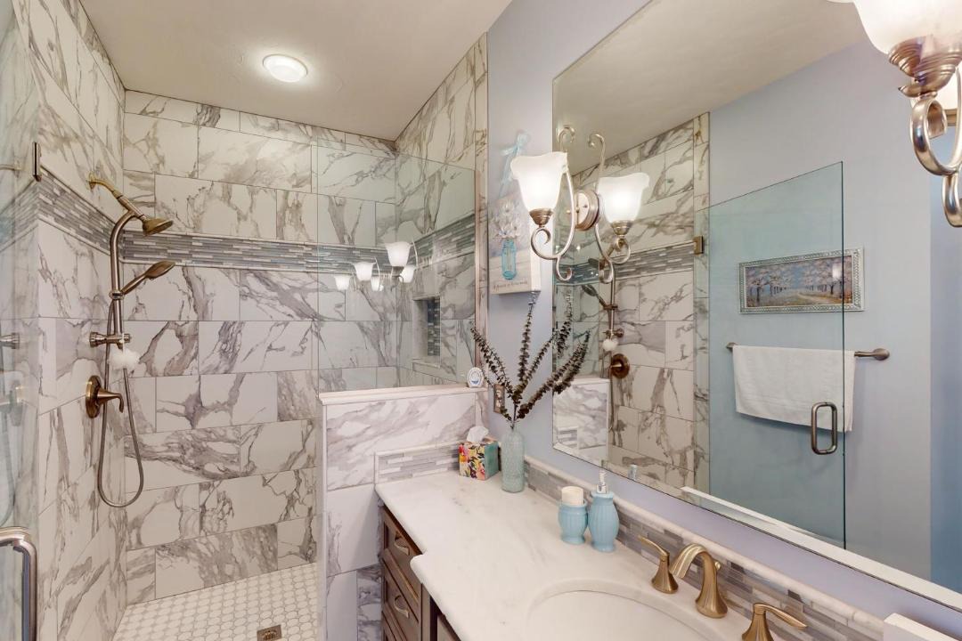 Photo of Bathroom in Huddleston