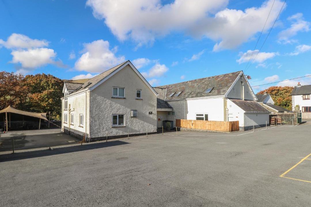 Photo of Others in Dol-y-Gaer