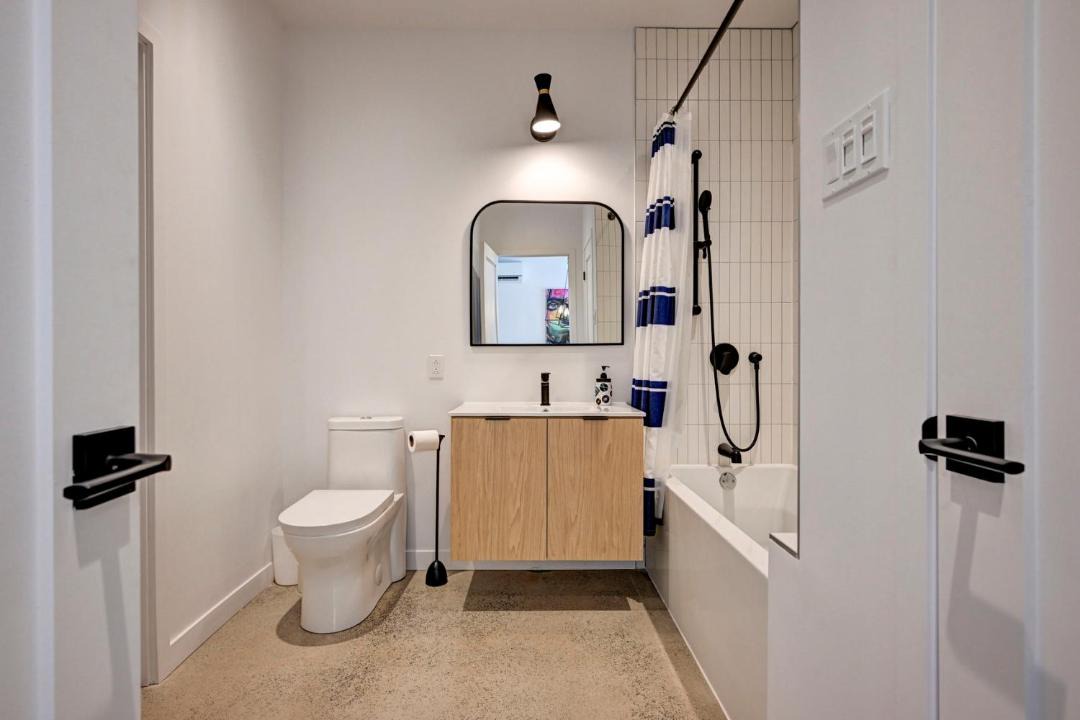 Photo of Bathroom in Pointe-Saint-Charles