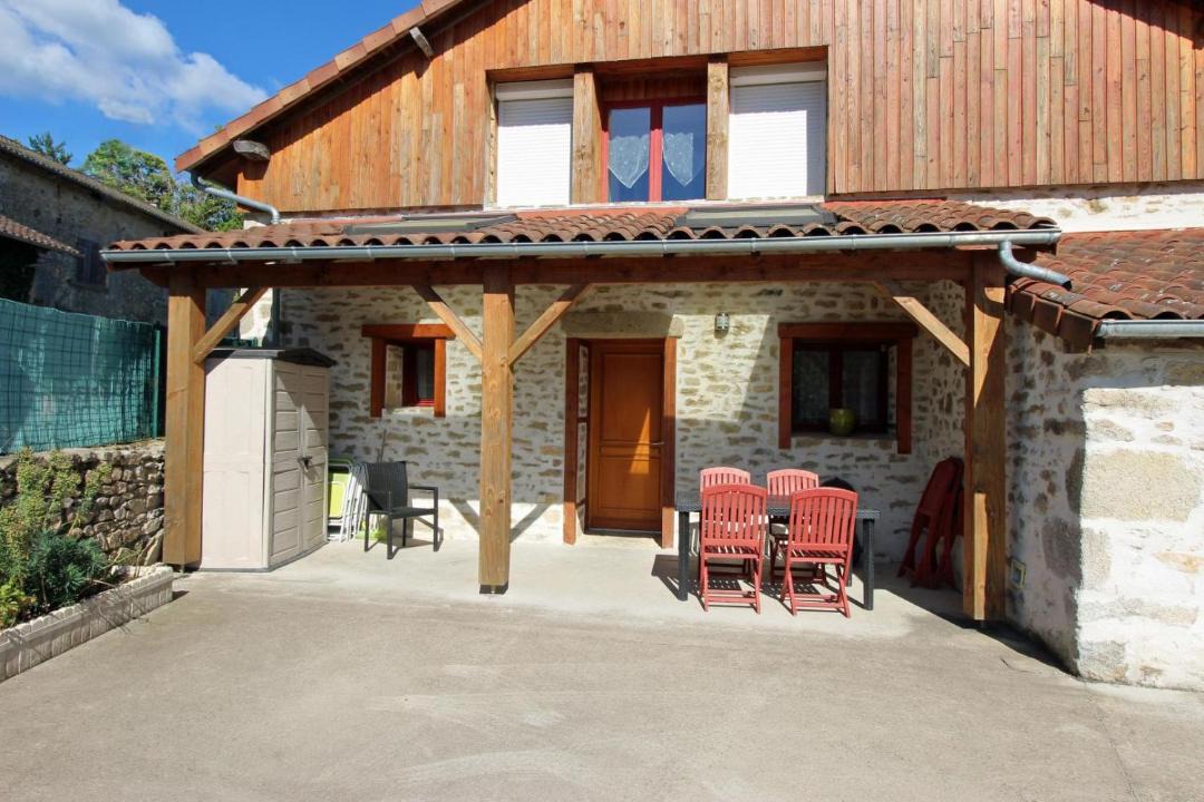 Photo of Others in Eyjeaux