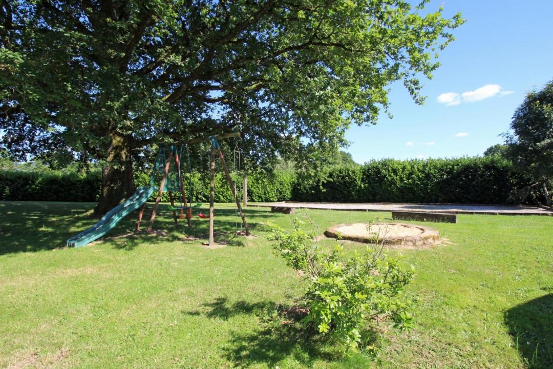 Photo of Others in Eyjeaux