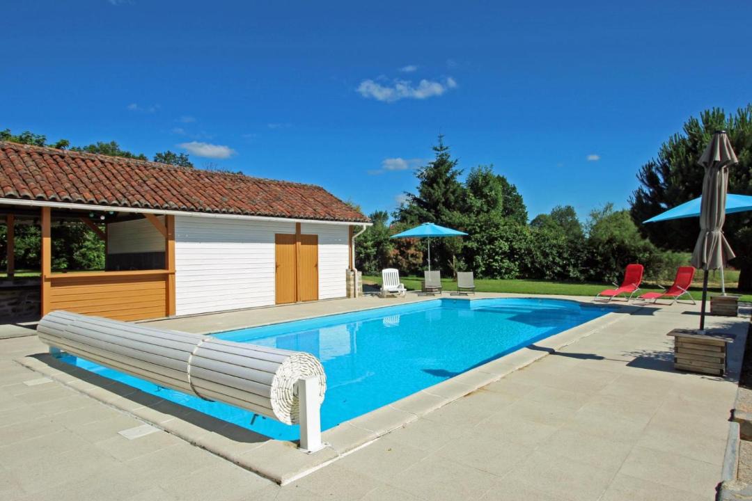 Photo of Others in Eyjeaux