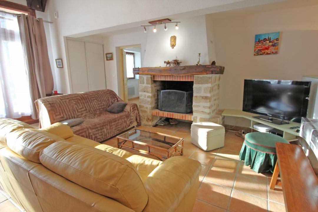 Photo of Others in Eyjeaux