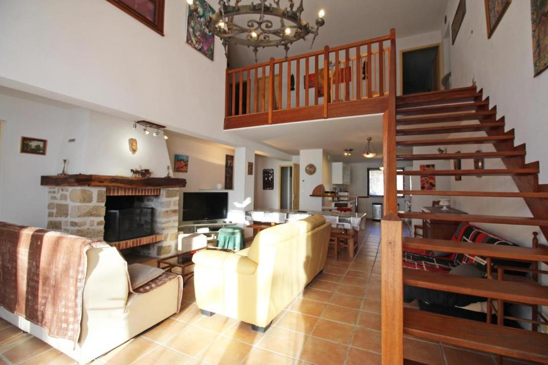 Photo of Others in Eyjeaux