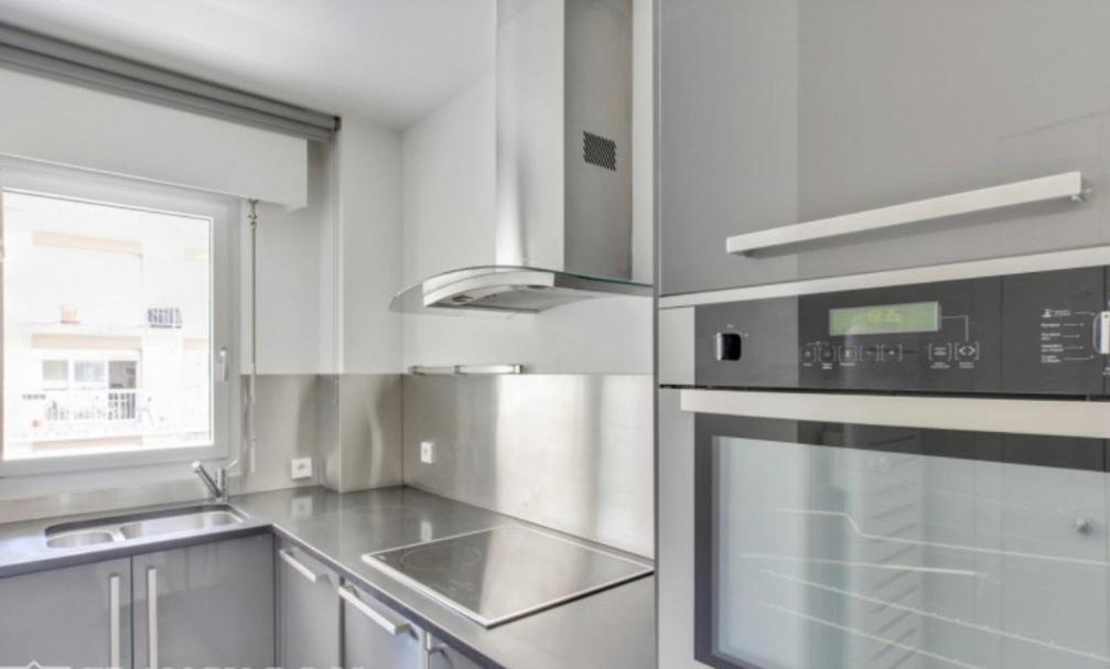 Photo of Kitchen in Quartier de l'Ecole-Militaire