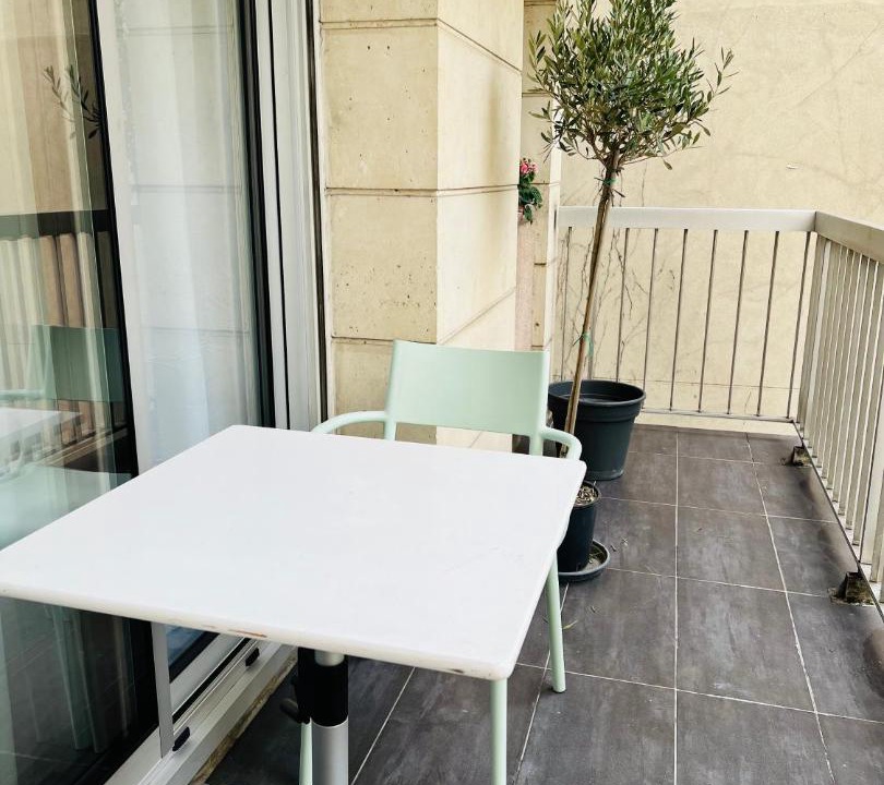 Photo of Patio Balcony in Quartier de l'Ecole-Militaire