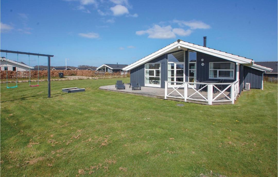 Photo of Others in Flovt Strand