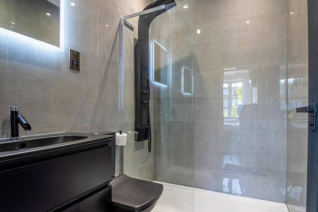 Photo of Bathroom in Hillingdon