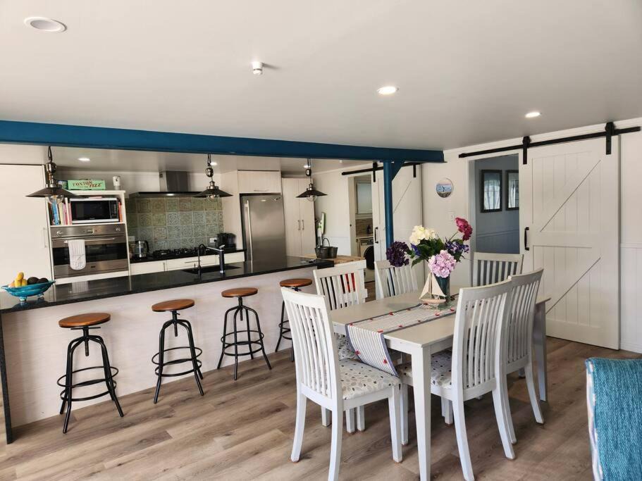 Photo of Kitchen in Waitarere Beach