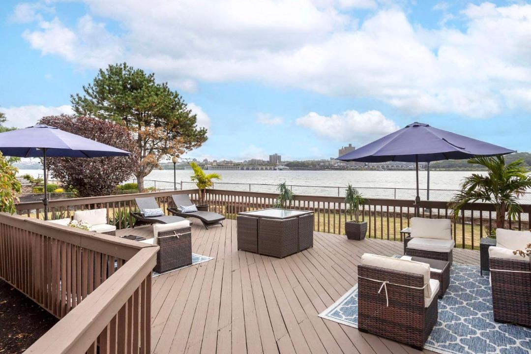 Photo of Patio Balcony in Edgewater