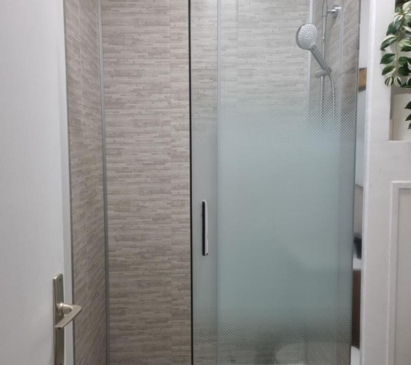 Photo of Bathroom in Nerondes