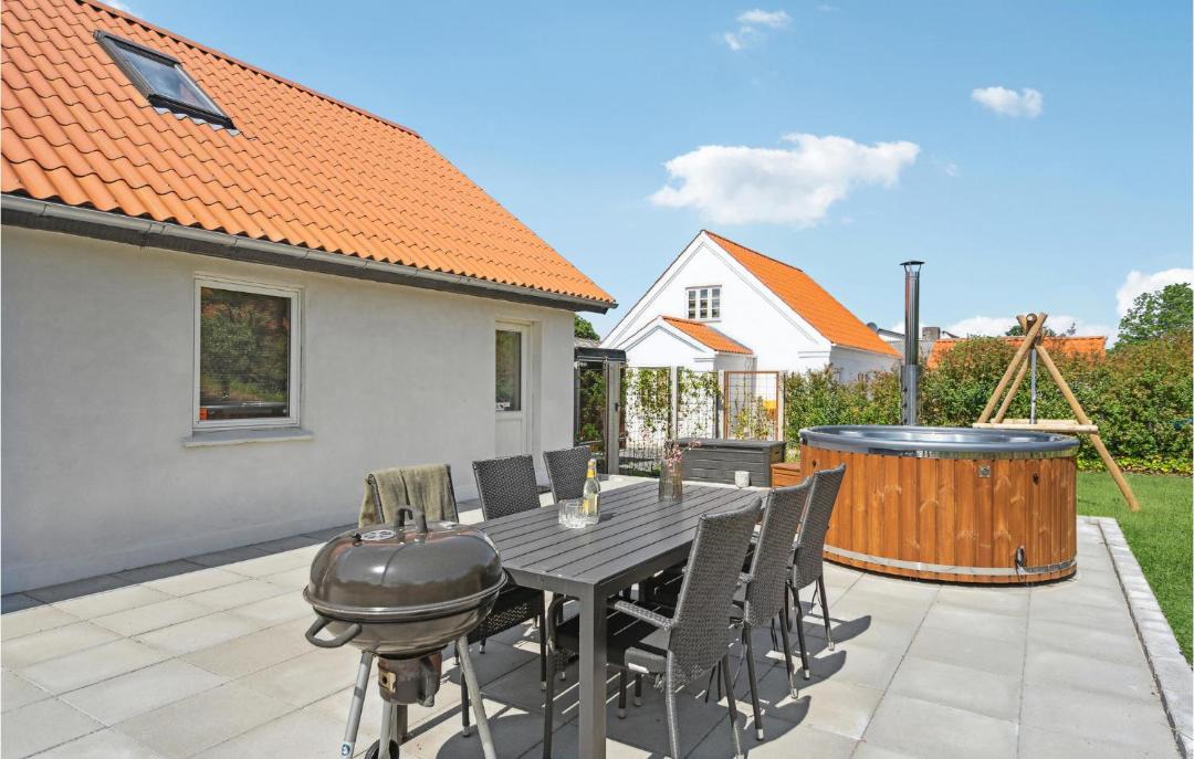 Photo of Others in Asaa