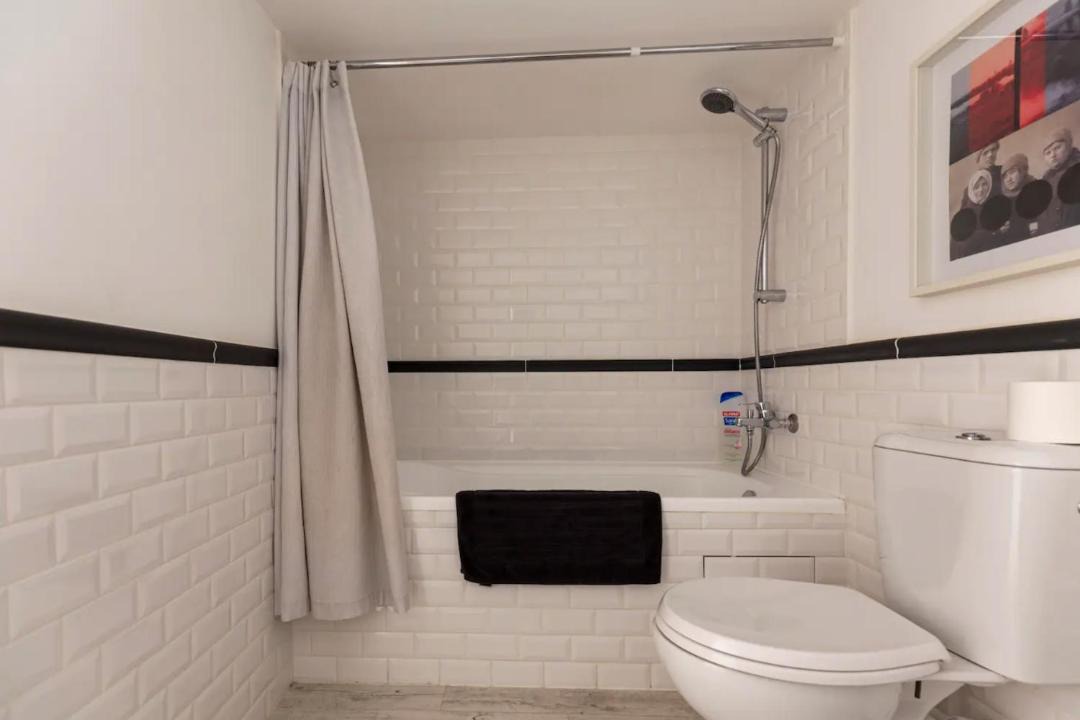 Photo of Bathroom in Arcueil