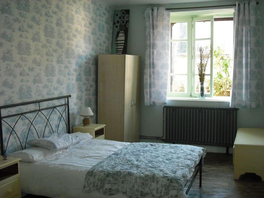 Photo of Bedroom in Belle-Isle-en-Terre