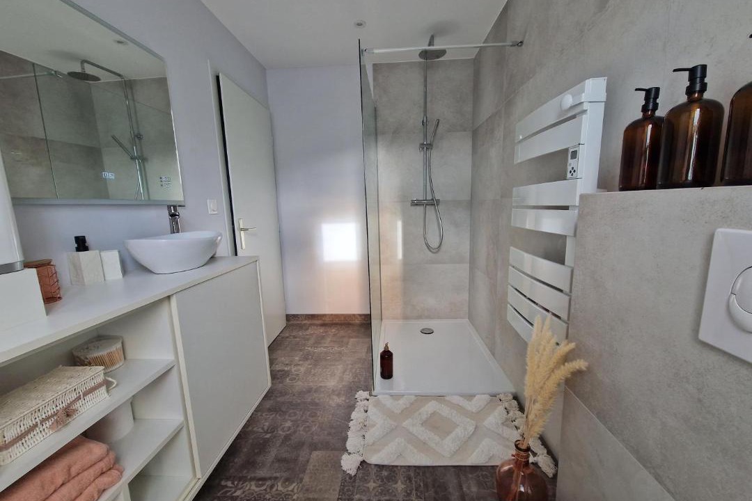 Photo of Bathroom in Buhl