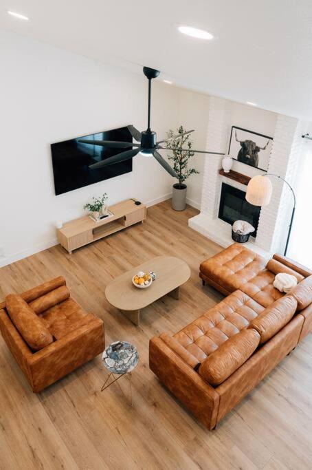 Photo of Livingroom in North Austin Civic Association