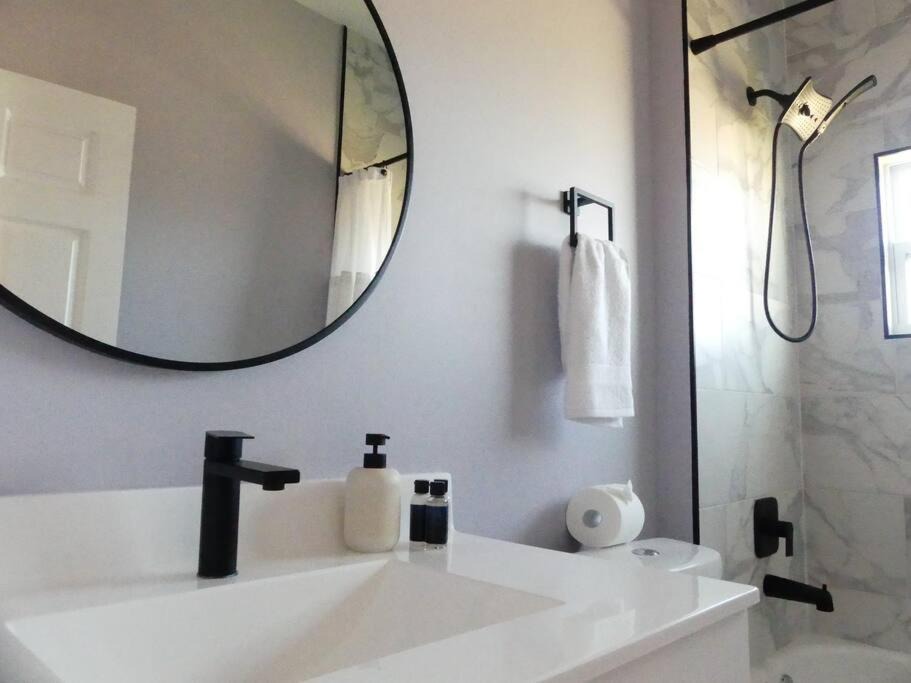 Photo of Bathroom in Diplomat