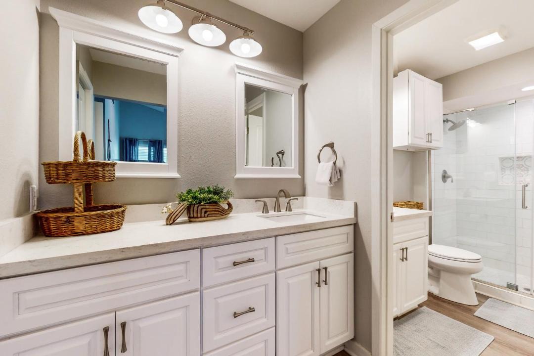 Photo of Bathroom in Harbor Oaks