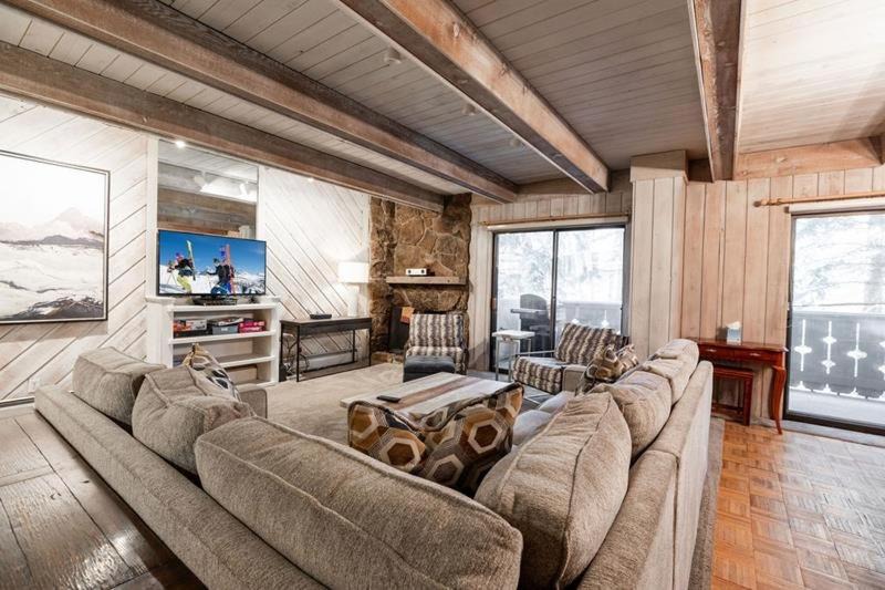 Photo of Livingroom in Vail