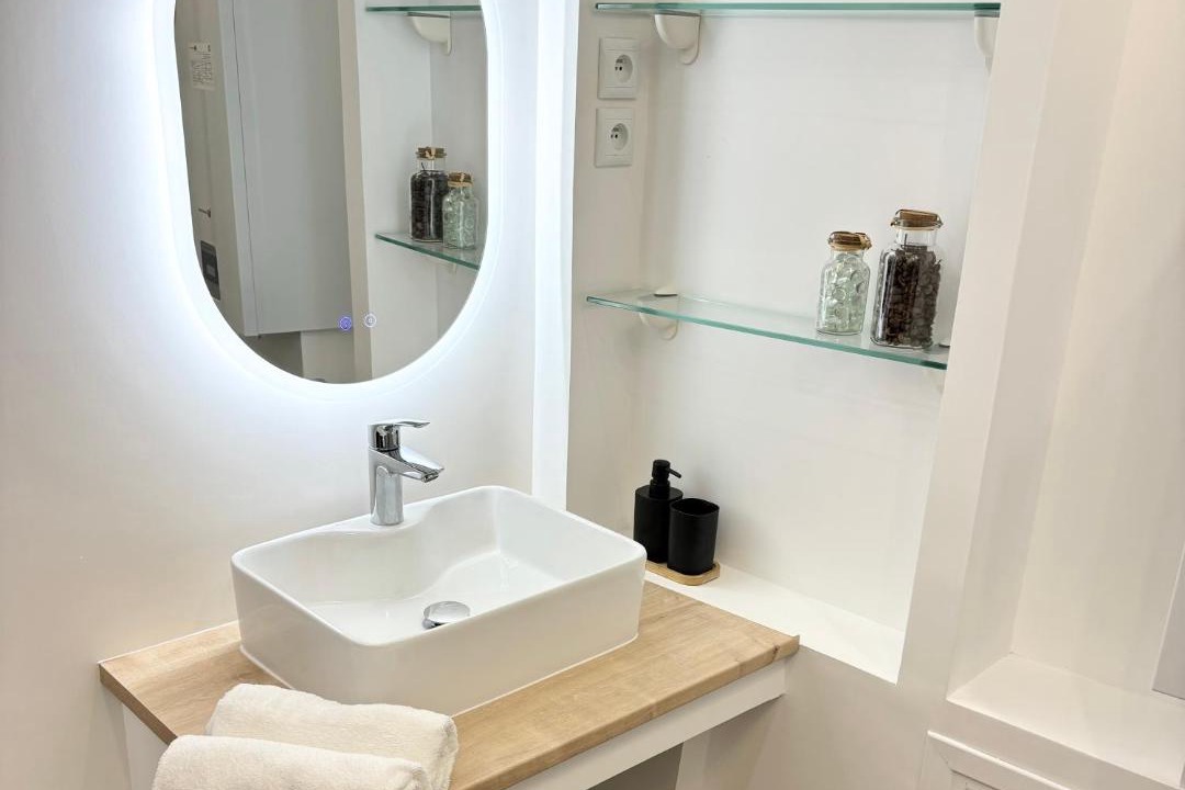 Photo of Bathroom in Vetheuil