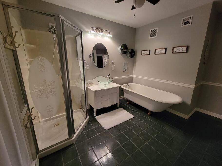 Photo of Bathroom in Canadian