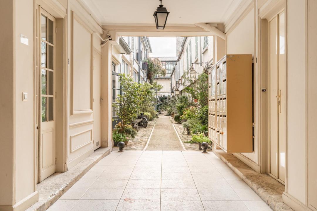 Photo of Others in Quartier de l'Ecole-Militaire