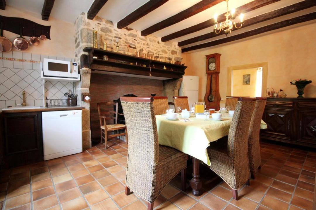 Photo of Kitchen in Saint-Vitte-sur-Briance