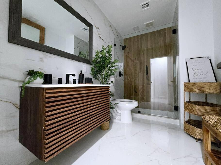Photo of Bathroom in Sunset