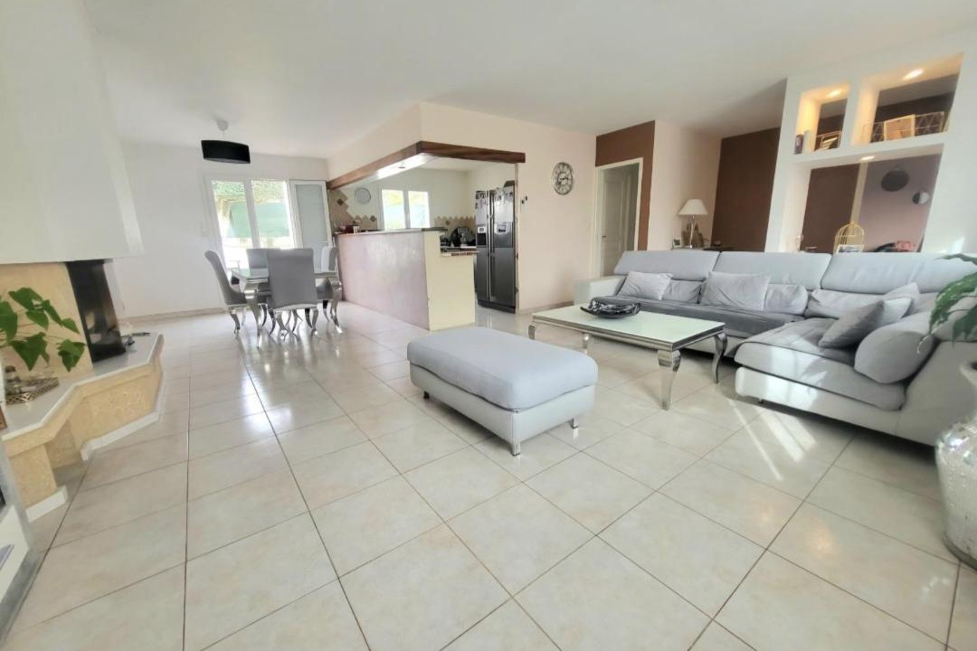 Photo of Livingroom in Peret