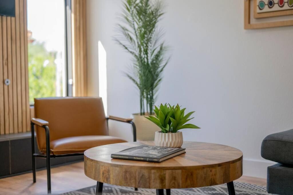 Photo of Livingroom in Desert Hot Springs