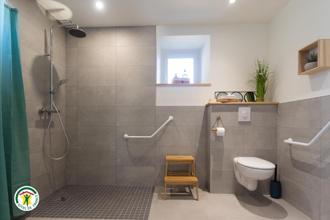 Photo of Bathroom in Saint-Simeon-de-Bressieux