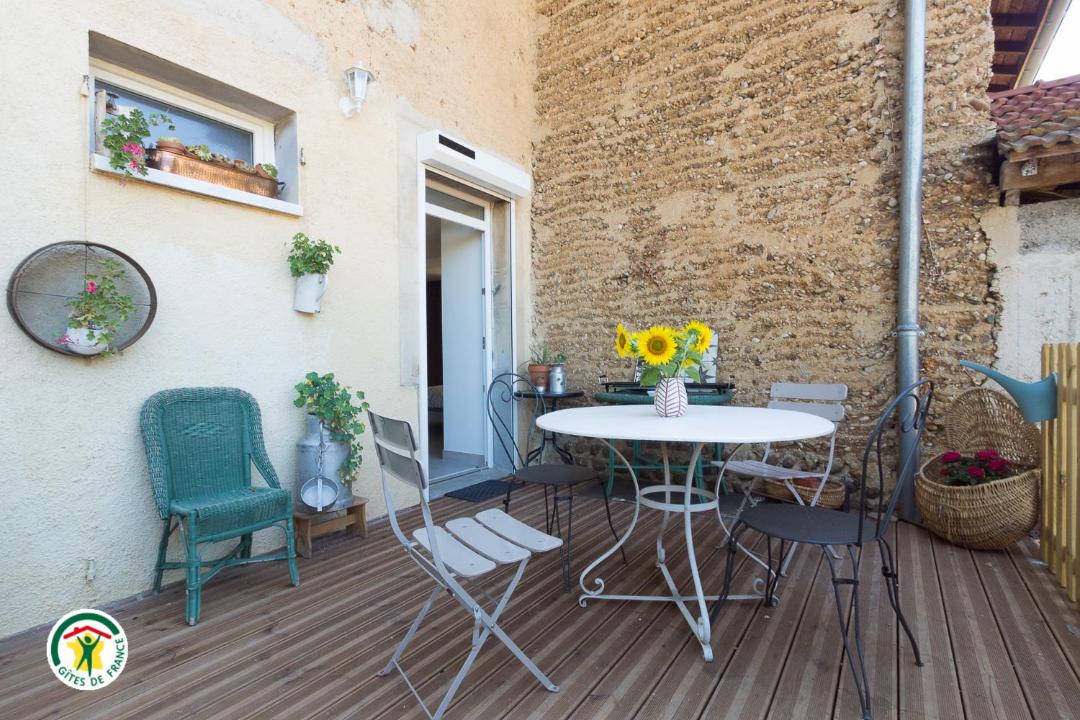 Photo of Patio Balcony in Saint-Simeon-de-Bressieux