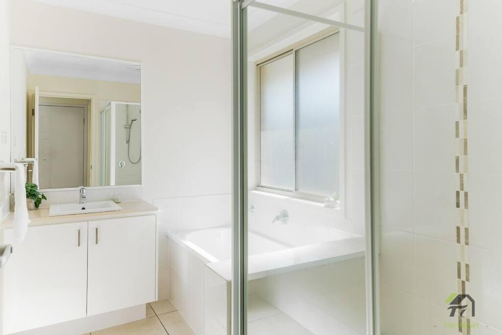 Photo of Bathroom in Pimpama
