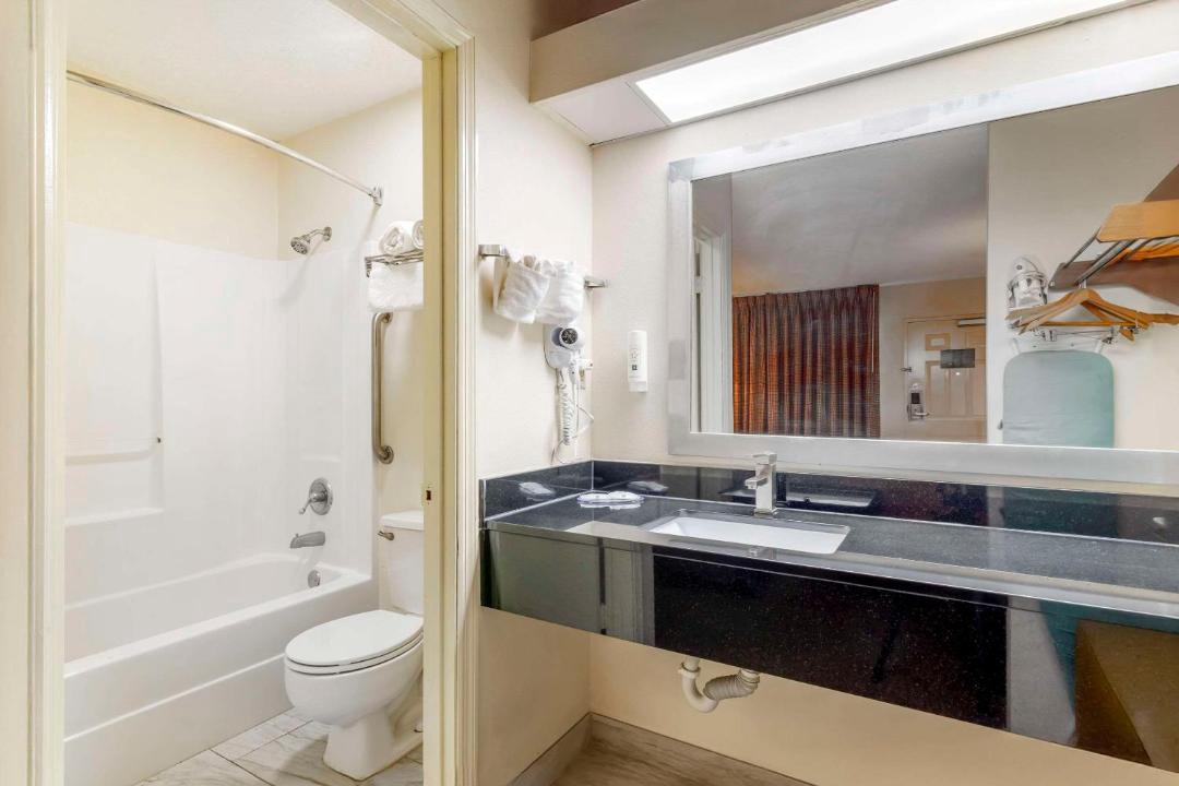 Photo of Bathroom in Cordele