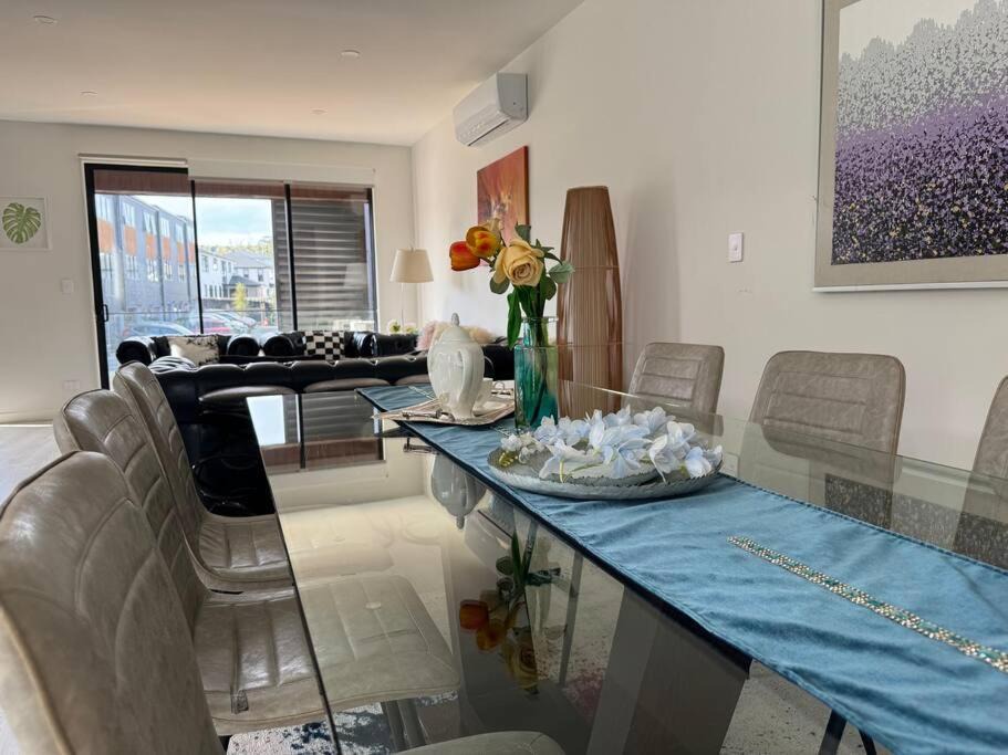 Photo of Others in Long Bay