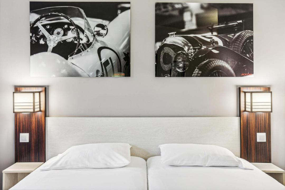 Photo of Others in Cherre