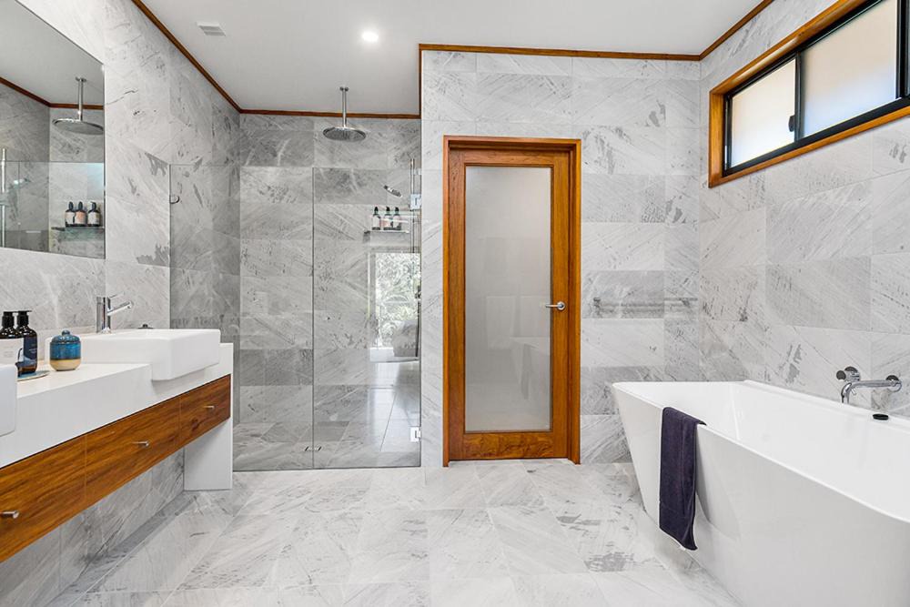 Photo of Bathroom in Flametree