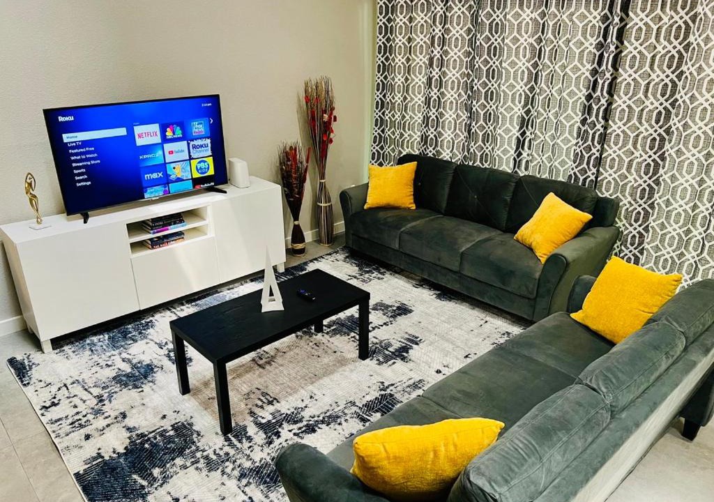 Photo of Livingroom in Grogan's Mill