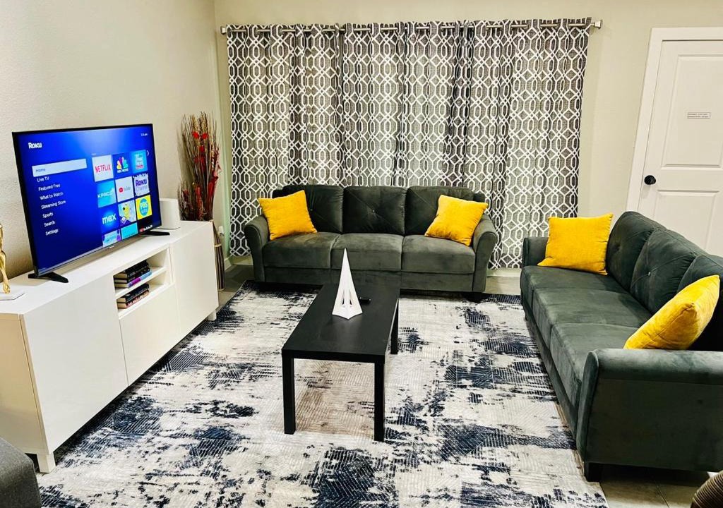 Photo of Livingroom in Grogan's Mill