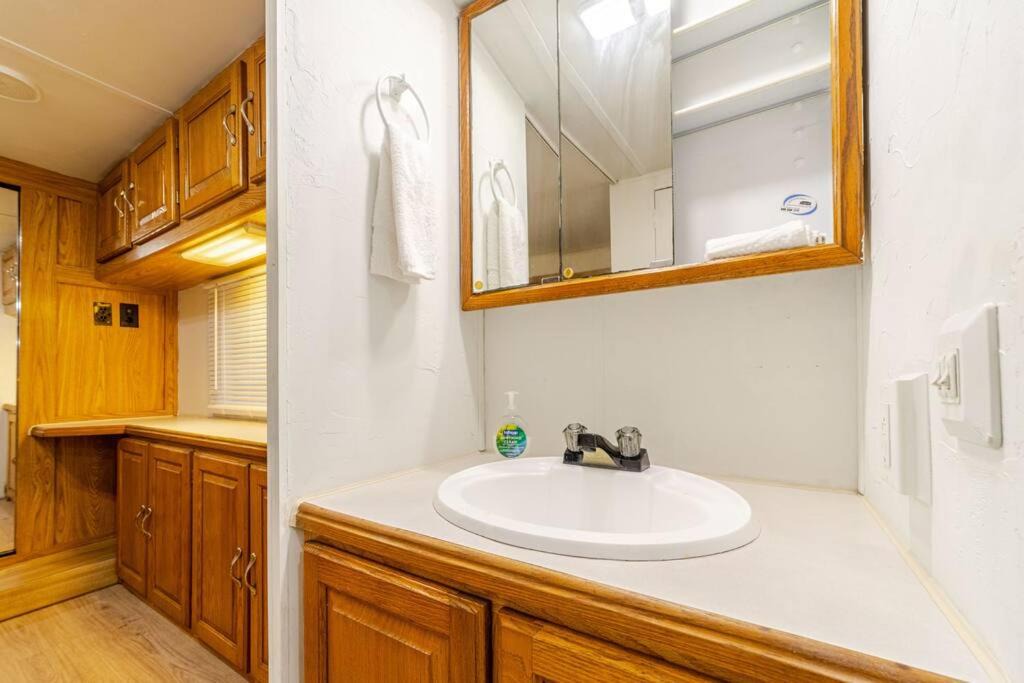 Photo of Others in Putnam Hall